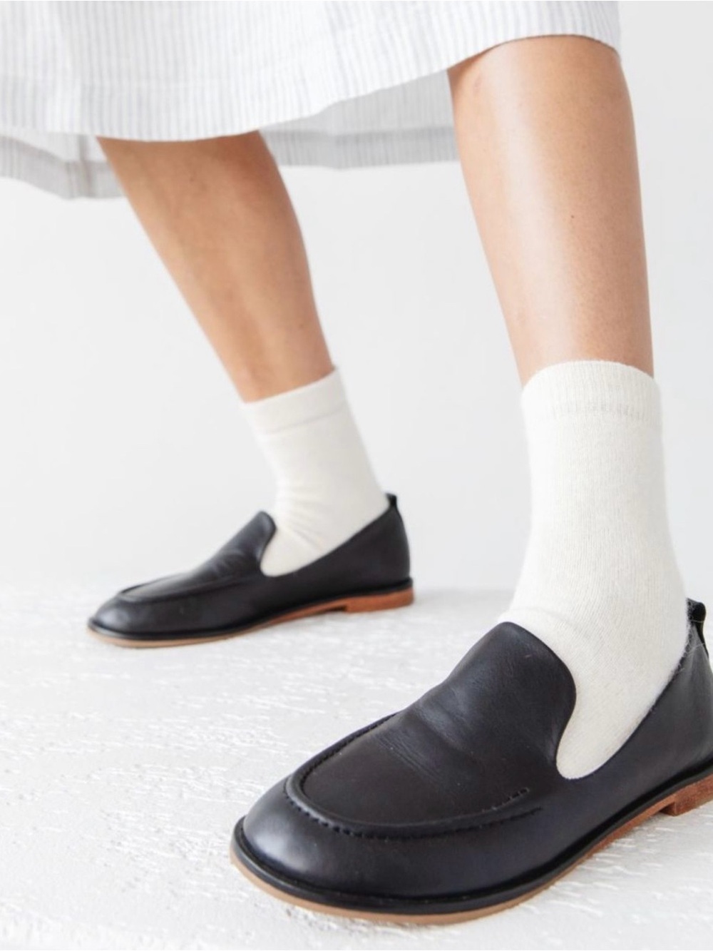 Women's Black Leather Slip-On Loafers - Elegant Everyday Flats Size 7 - Picture 5 of 16